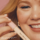 Rare Beauty Positive Light Under Eye Brightener Pa Stickerin E Ngjyres