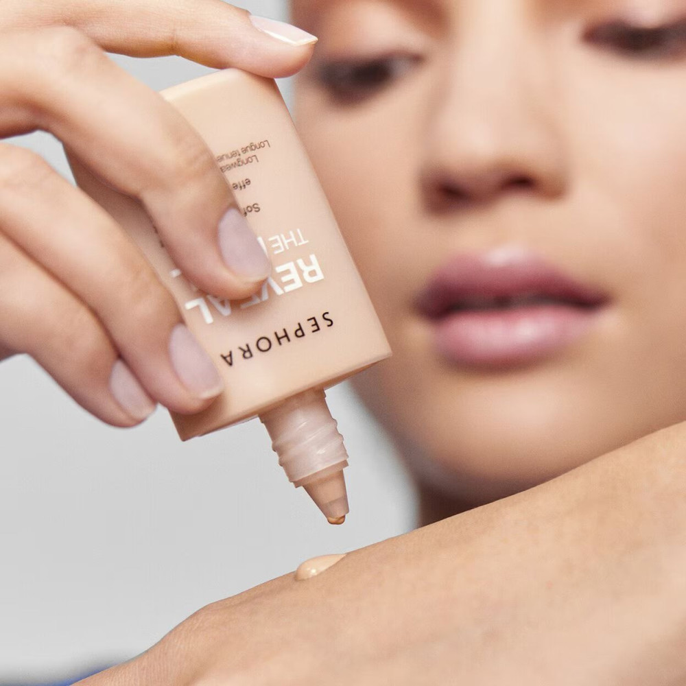 Sephora Reveal The Real Soft Radiant Skin Tint 220Y medium 30ml