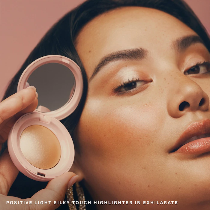 Rare Beauty Highlighter Exhilarate Pa Kuti