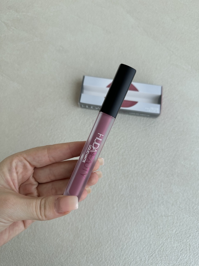 Huda Beauty Liquid Lipstick Muse