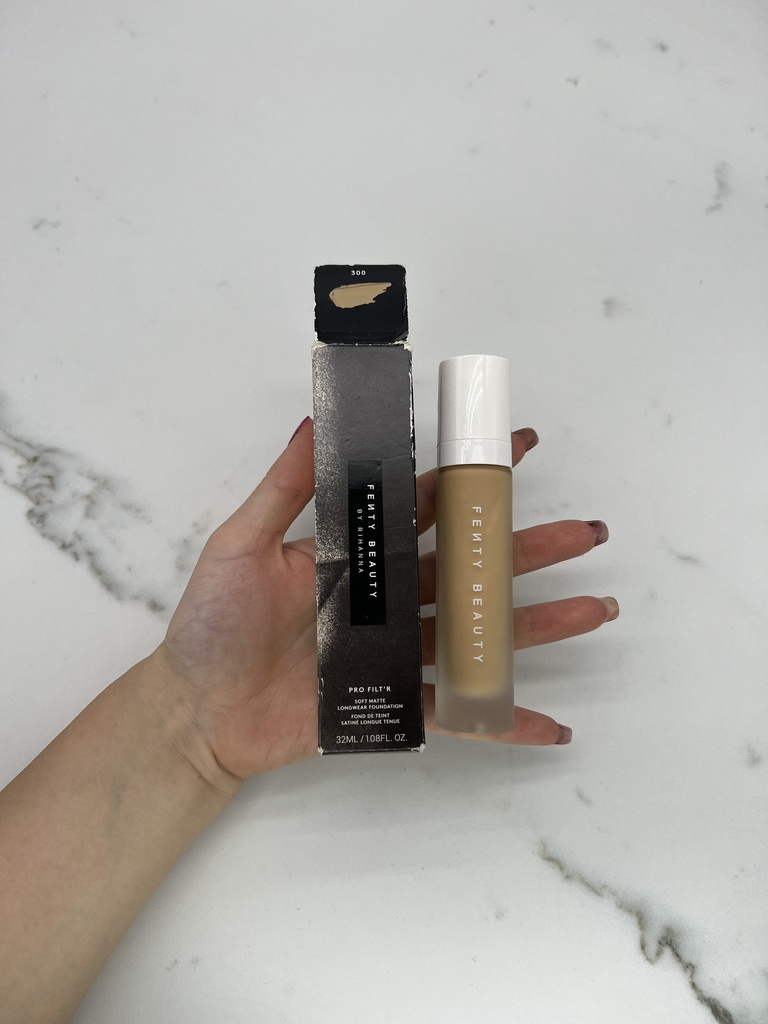 Fenty Pro Filtr Soft Matte Foundation 300