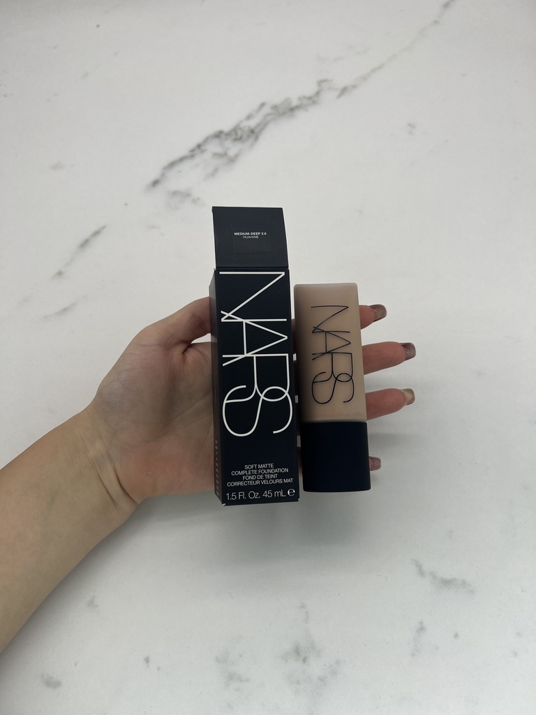 Nars Soft Matte Complete Foundation Huahine