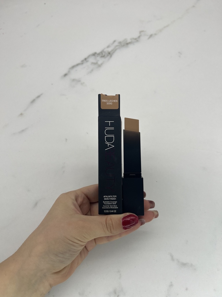 Huda Faux Filter Skin Finish Stick Foundation Tres Leches