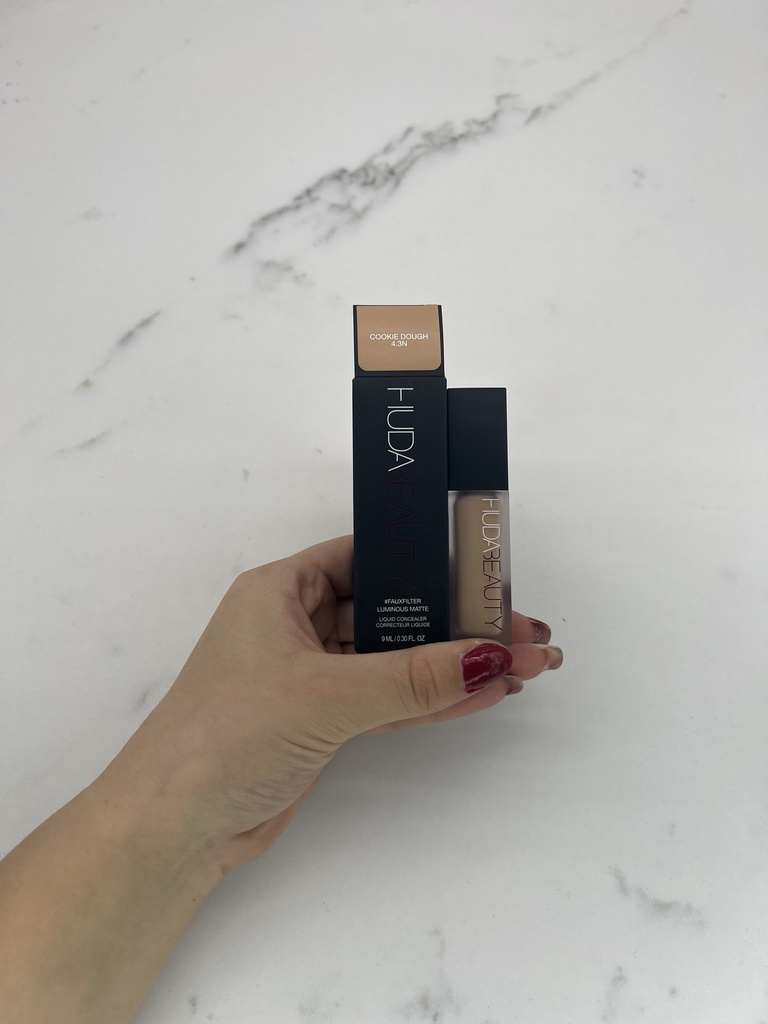 Huda Beauty Faux Filter Concealer Cookie Dough