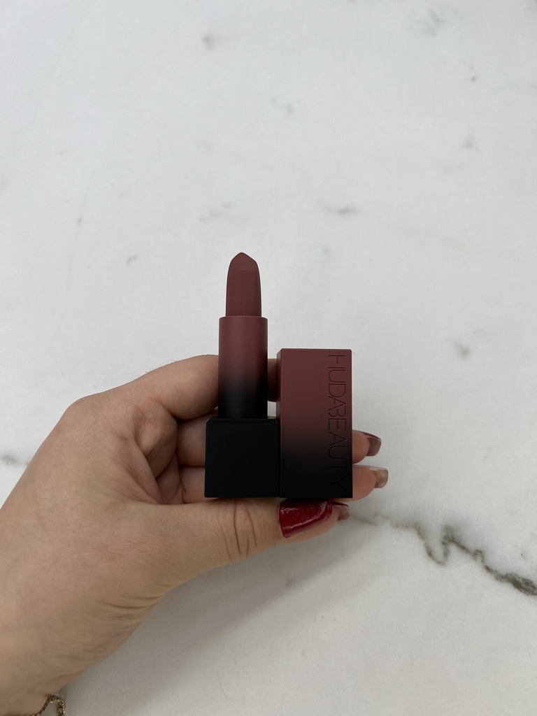 Huda Beauty Power Bullet Matte Lipstick Graduation Day