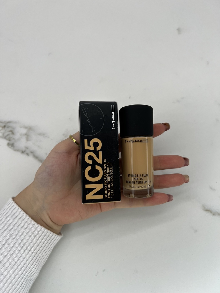 MAC Studio Fix Fluid SPF 15 NC25