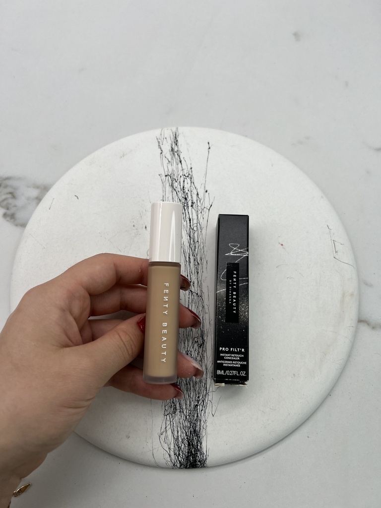 Fenty Pro Filtr Instant Retouch Concealer 300