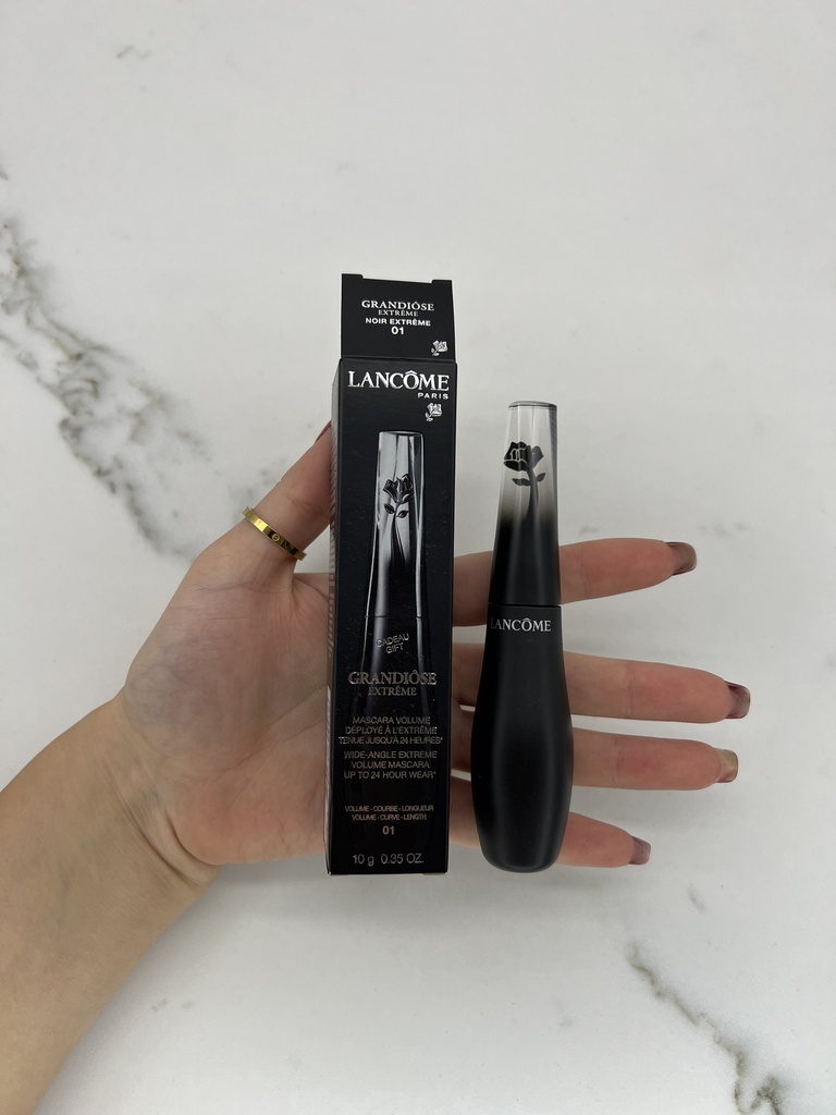 Lancome Grandiose Extreme Mascara  Noir Extreme 01 