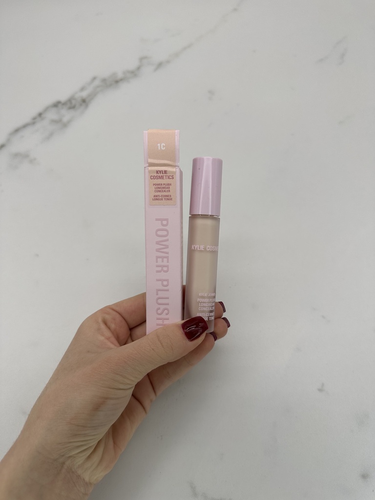 Kylie Jenner Power Plush Longwear Concealer 1C