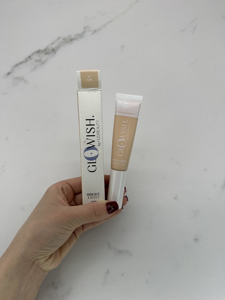 Huda Beauty Glowish Bright Light Concealer 01 Fair