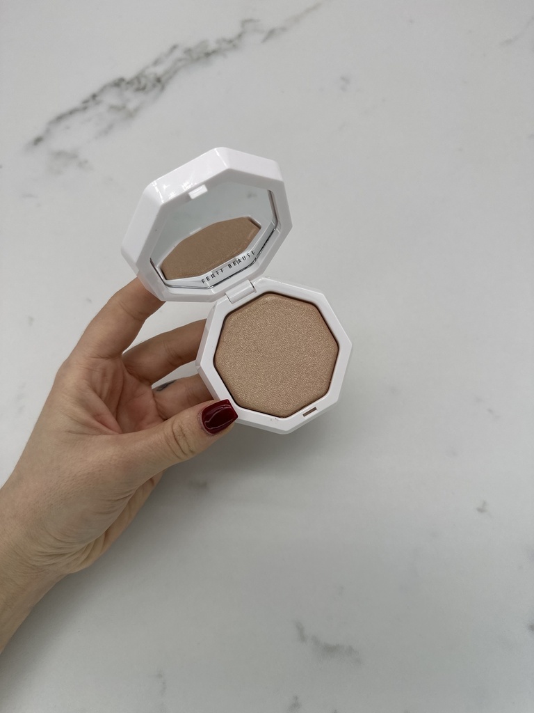 Fenty Light Diffusing Highlighter Prosecco 02 Pa Kuti