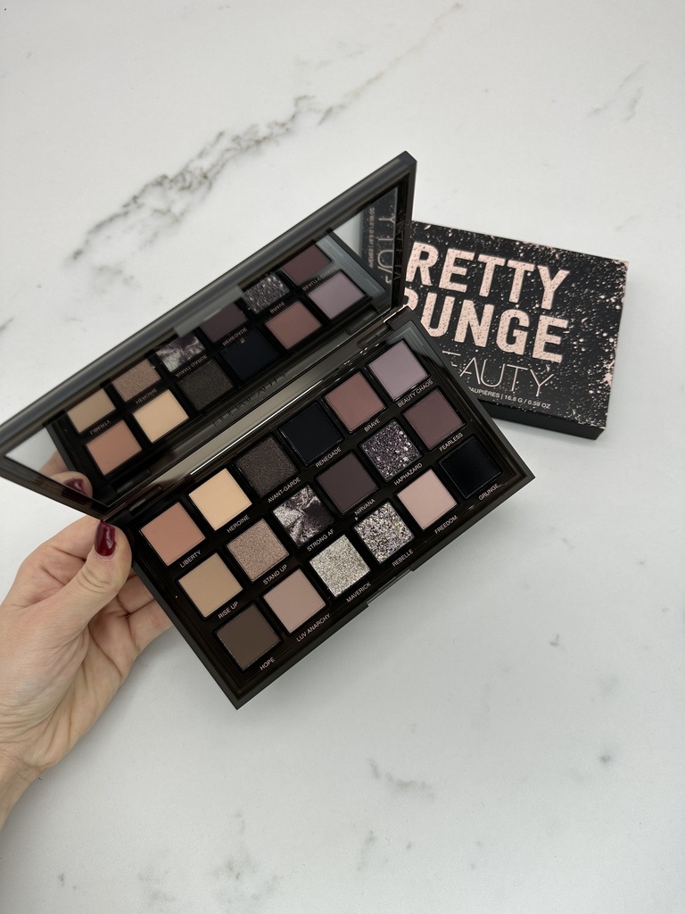 Huda Beauty Pretty Grunge Eyeshadow Palette