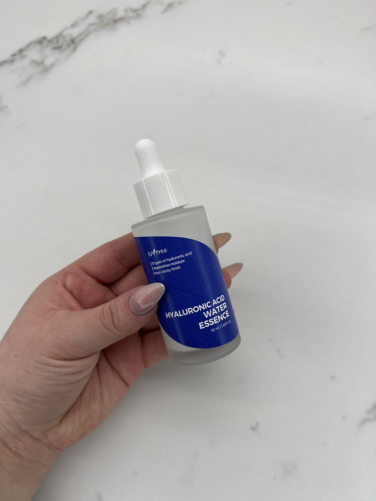  Isntree HYALURONIC ACID WATER ESSENCE