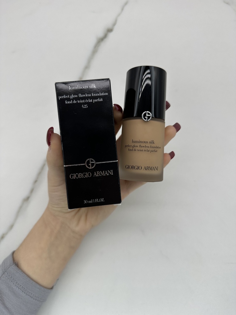 Giorgio Armani Luminous Silk Perfect Glow Flawless Foundation 4.25