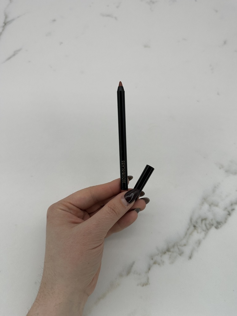 Hourglass Shape&Sculpt Lip Liner Uncover 4