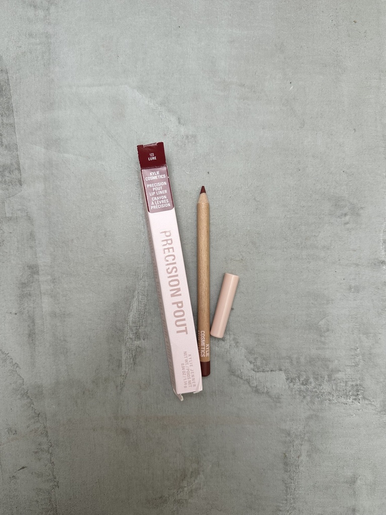 Kylie Jenner Precision Pout Lip Liner 123 Lure 