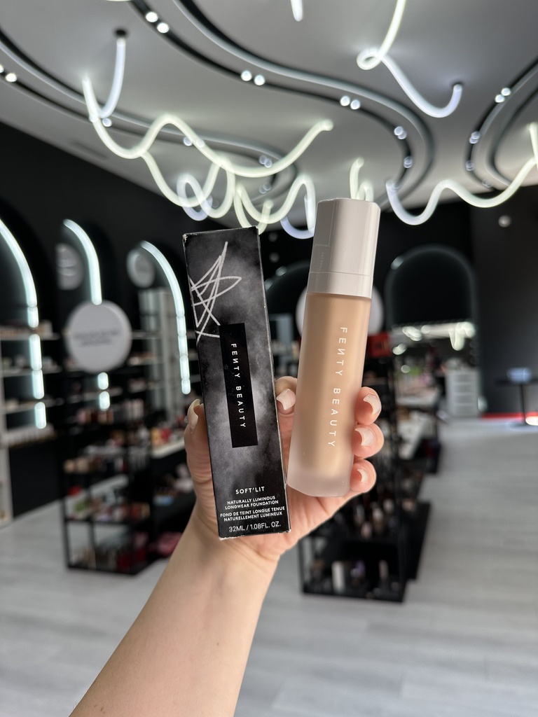 Fenty Soft Lit Naturally Luminous Longwear Foundation 200