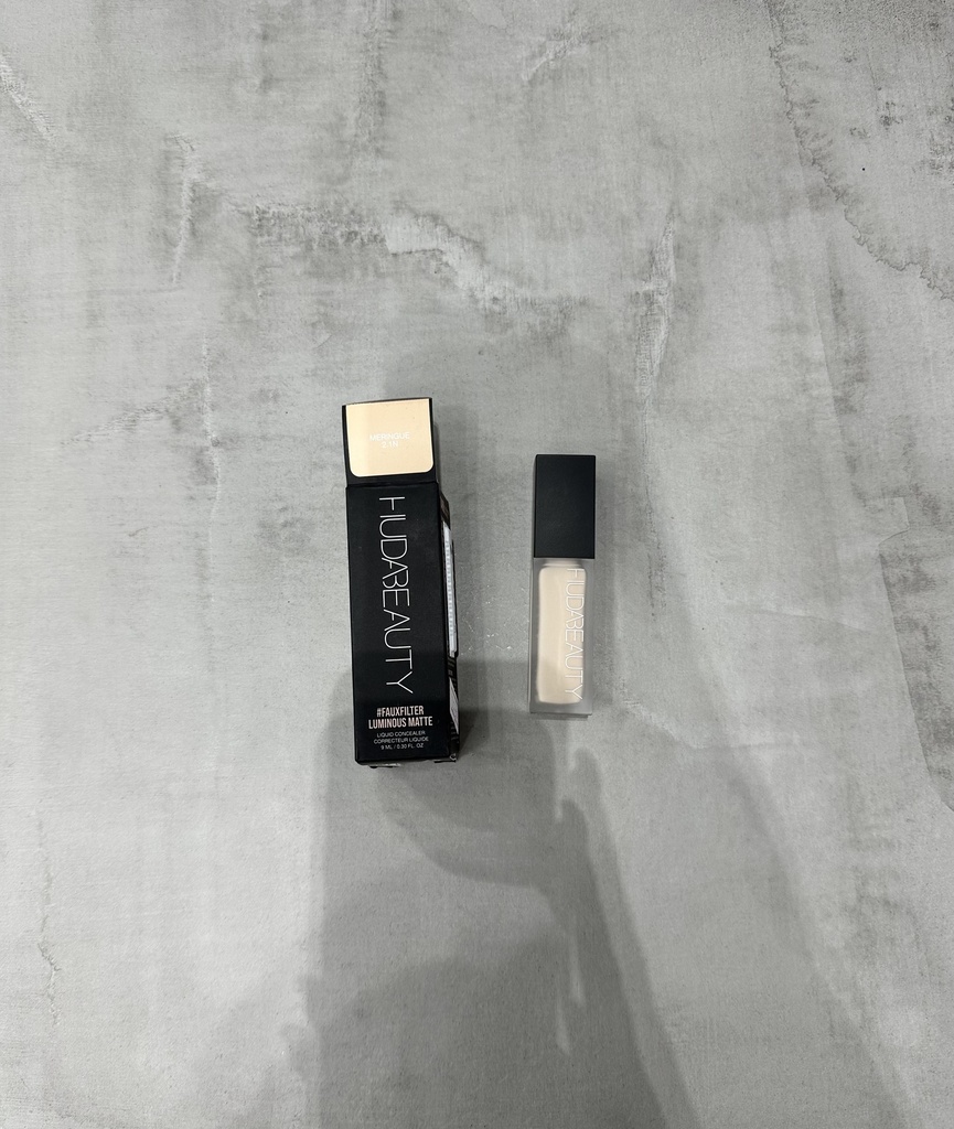 Huda Beauty Faux Filter Concealer Coconut Flakes 2.7N