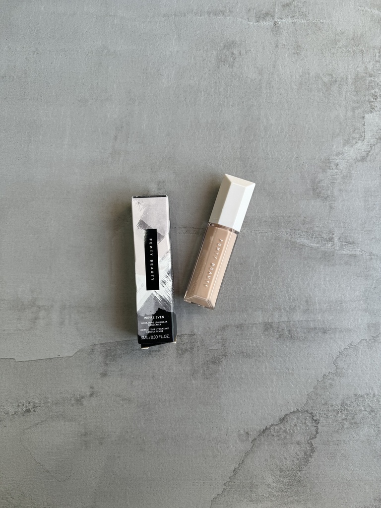 Fenty We're Even Hydrating Longwear Concealer 160W