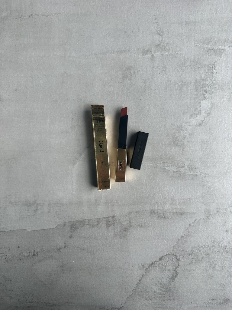 YSL The Slim Lipstick 18 Reverse Red
