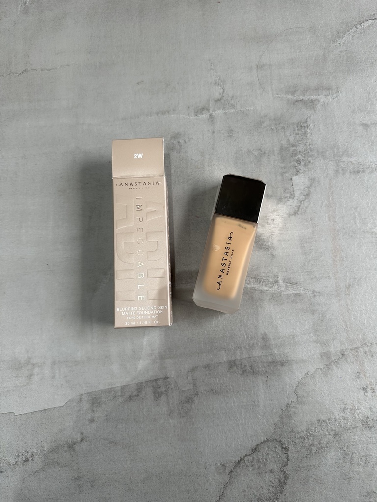 Anastasia Beverly Hills Impecable Blurring Second-Skin Matte Foundation 2W 35ml