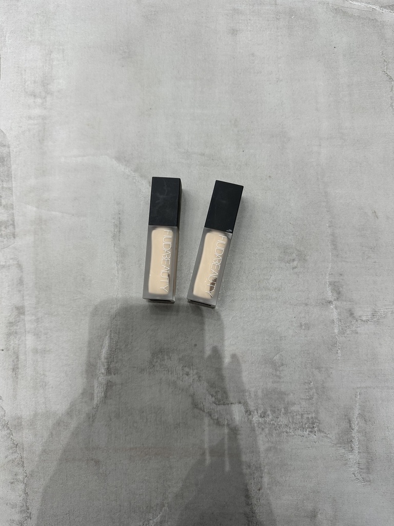 Huda Beauty Faux Filter Concealer Cotton Candy Pa Kuti