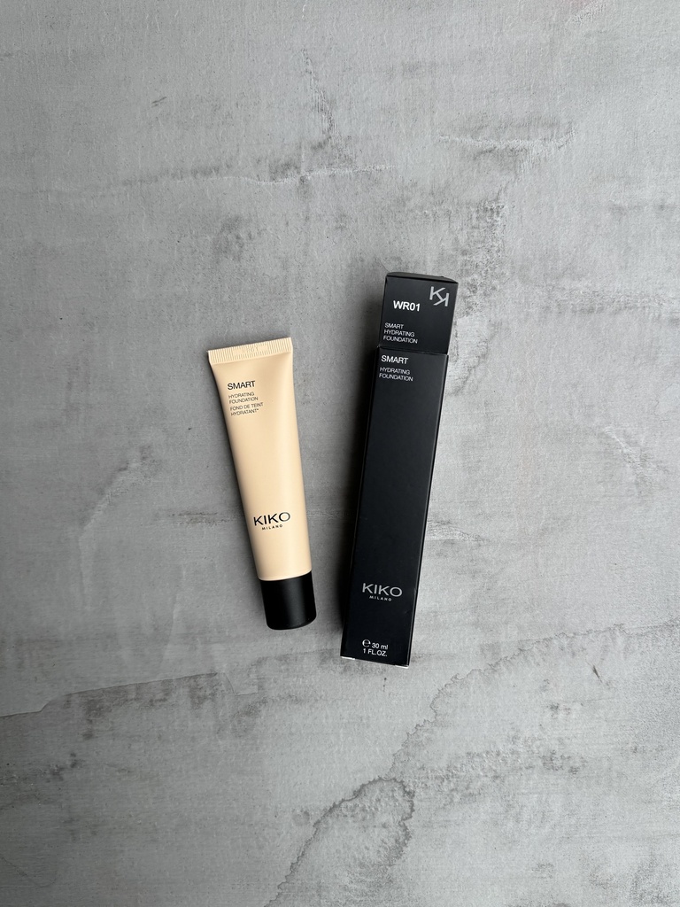 Kiko Milano Smart Hydrating Foundation WR01