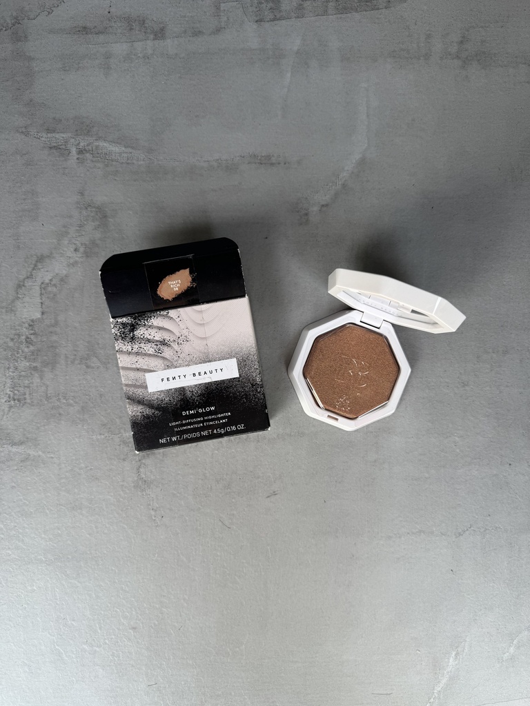 Fenty Beauty  Demi'Glow Light-Diffusing That's Rich