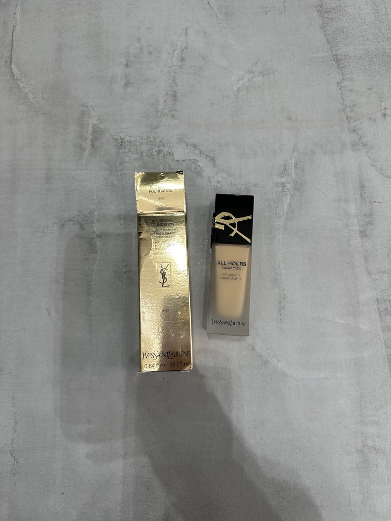 YSL All Hours Foundation MW2 SPF39 