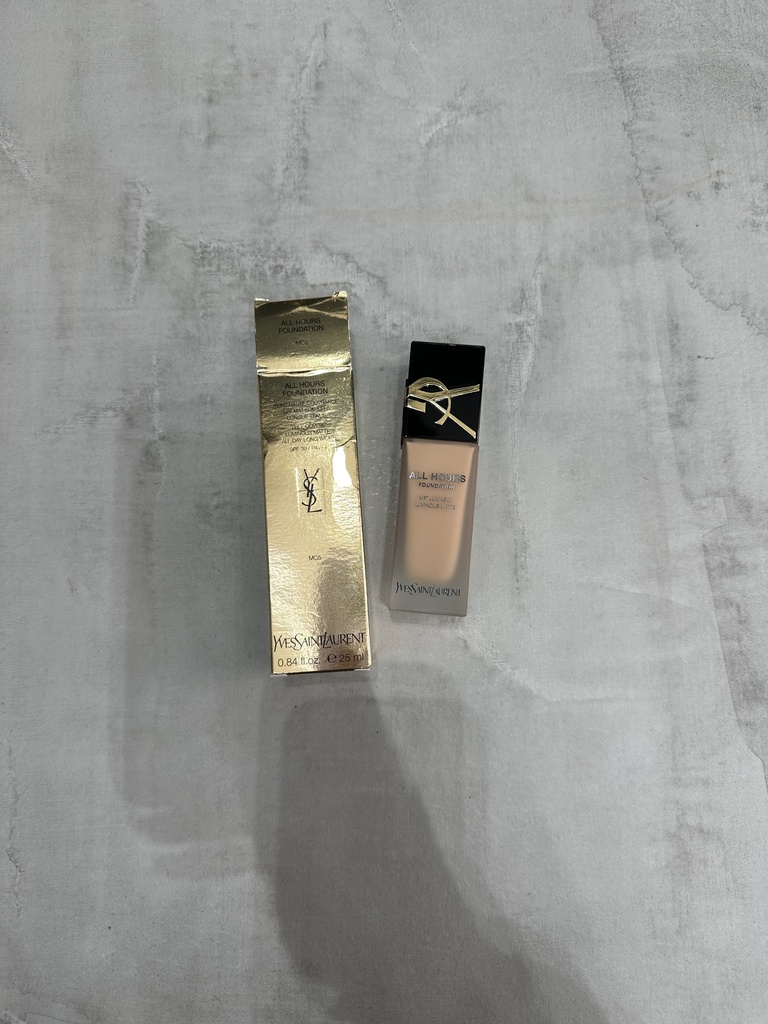 YSL All Hours Foundation MC5