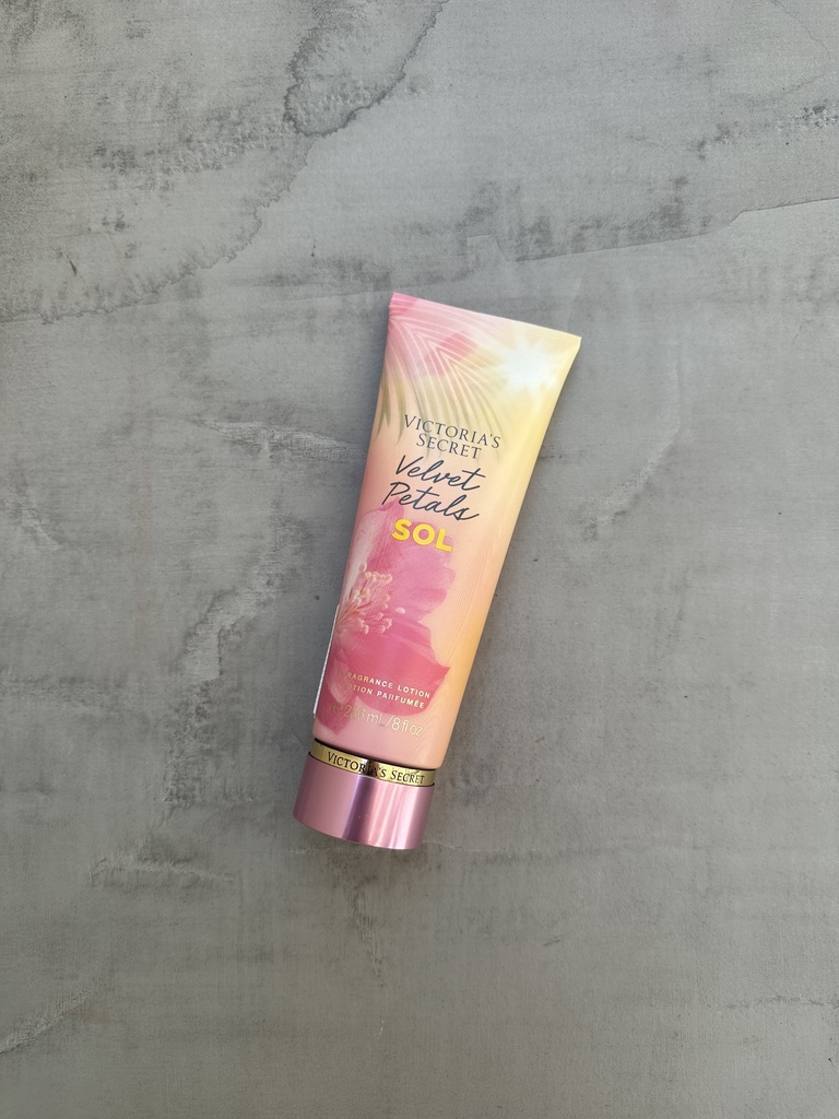 Victoria's Secret Velvet Petals Sol Fragrance Lotion 236ml