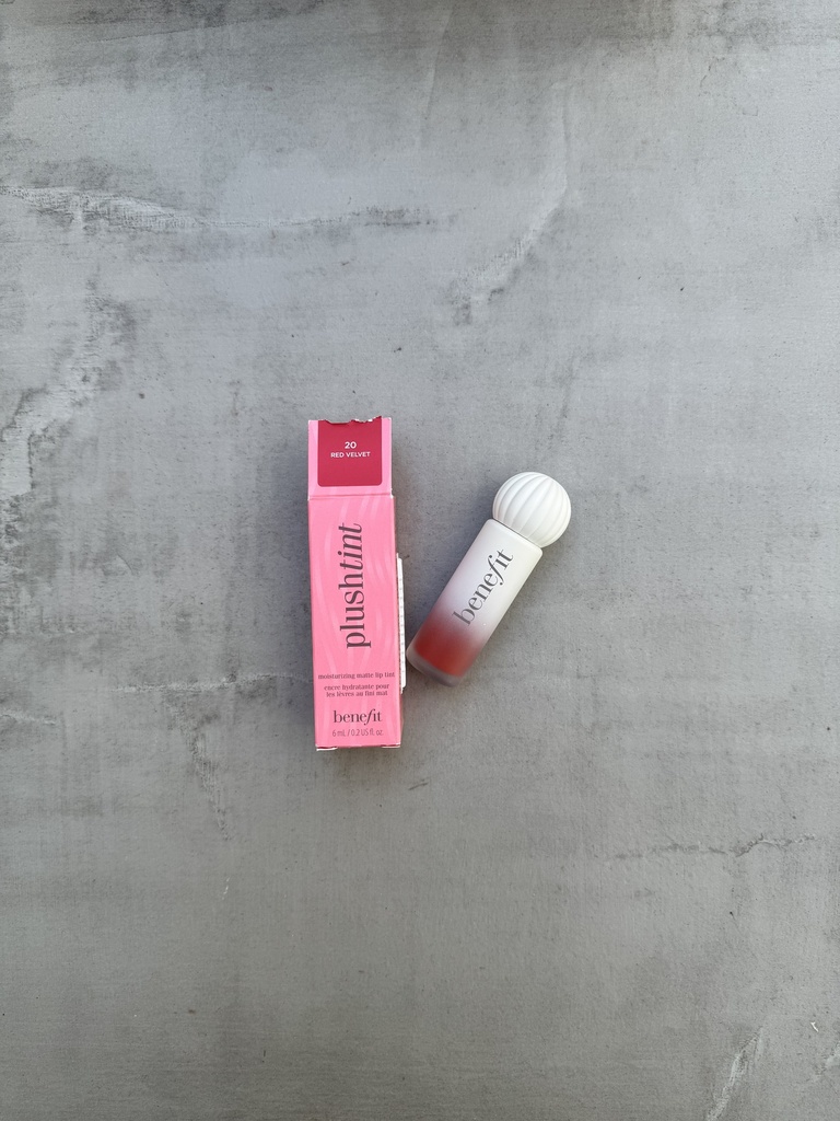 Benefit Plushtint Moisturizing Matte Lip Tint Red Velvet 20