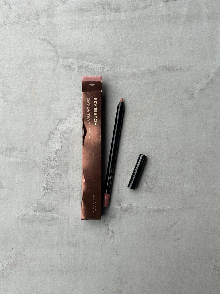 Hourglass Shape & Sculpt Lip Liner Tempt 3