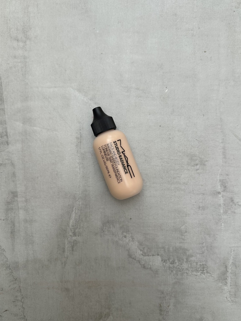 MAC Studio Radiance Face And Body Radiant Sheer Foundation 50ml  Pa Kuti