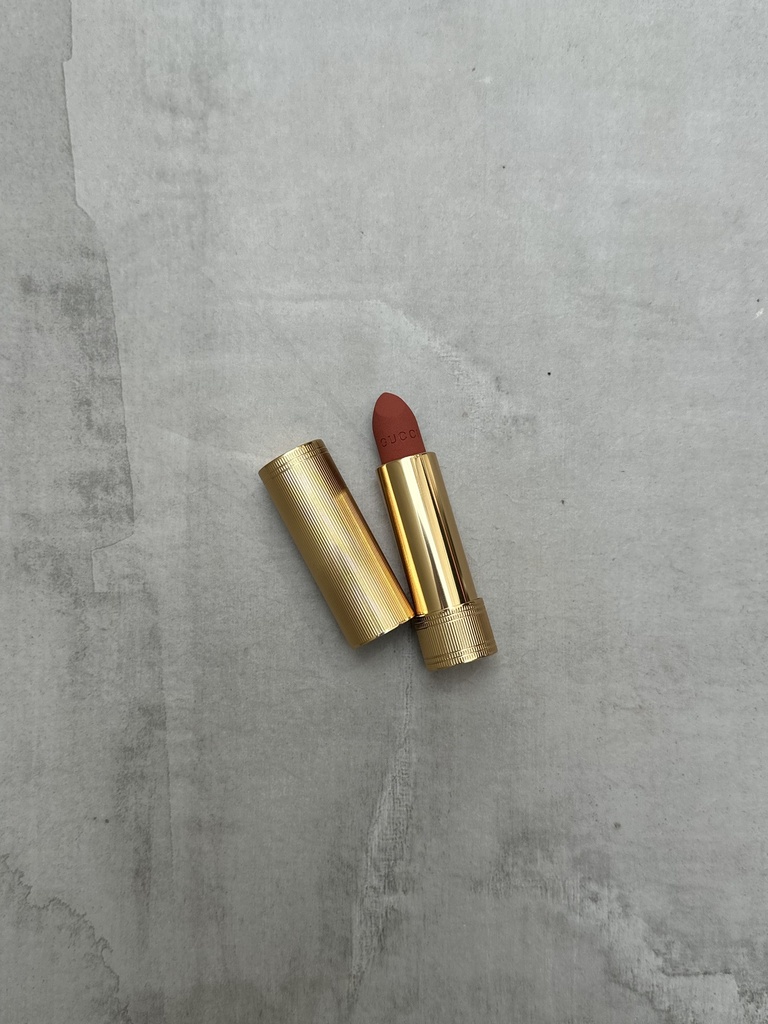 Gucci Matte Lipstick Valeria Rose Pa Kuti