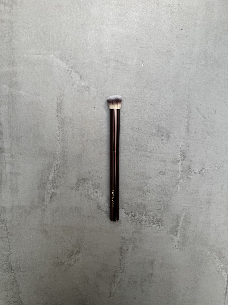 Hourglass Concealer Brush Pa Kuti