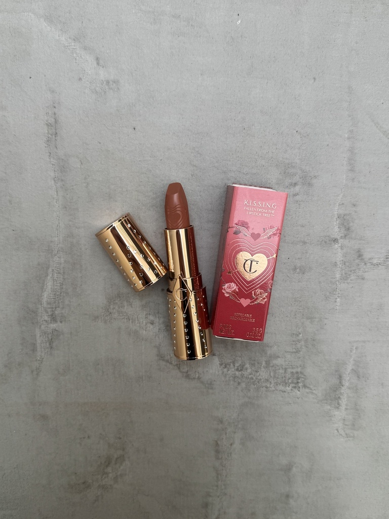 Charlotte Tilbury K.I.S.S.I.N.G Fallen From The Lipstick Tree Nude Romance