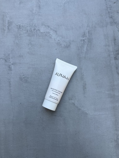 Alpha H Balancing Cleanser With Damask Rose 30 ml Pa Kuti