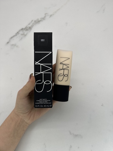 Nars Soft Matte Complete Foundation Siberia