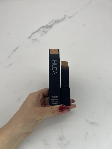 Huda Faux Filter Skin Finish Stick Foundation Baklava