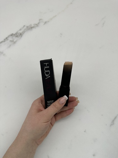 Huda Faux Filter Skin Finish Stick Foundation Cheesecake