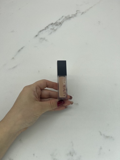 Huda Beauty Faux Filter Concealer Marmalade Pa Kuti