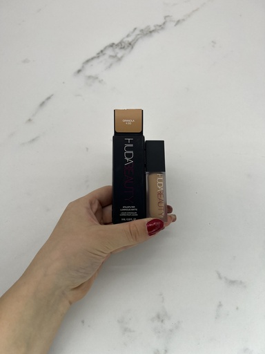 Huda Beauty Faux Filter Concealer Granola