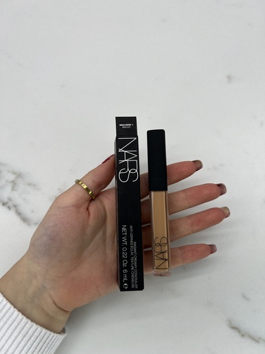 Nars Radiant Creamy Concealer Med/Deep 1 Biscuit