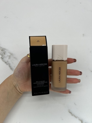 Laura Mercier Real Flawless Weightless Perfecting Foundation 3N1 Buff