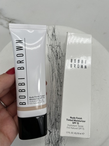 Bobbi Brown Nude Finish Tinted Moisturizer Porcelain Tint