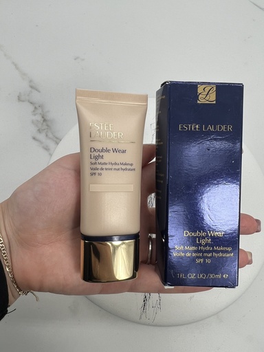 Estée Lauder Double Wear Light Hydra Makeup 1N0