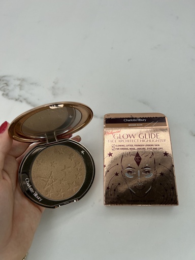 Charlotte Tilbury Glow Glide Face Architect Highlighter Bronze Glow Me Kuti