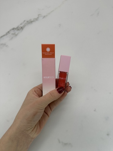 Kylie Skin Lip Oil Passion Fruit