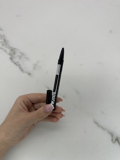 Diorshow On Stage Liner Waterproof Liquid Eyeliner Tester 001